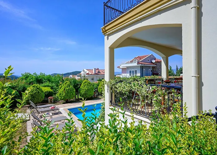 Villa Arokarya *